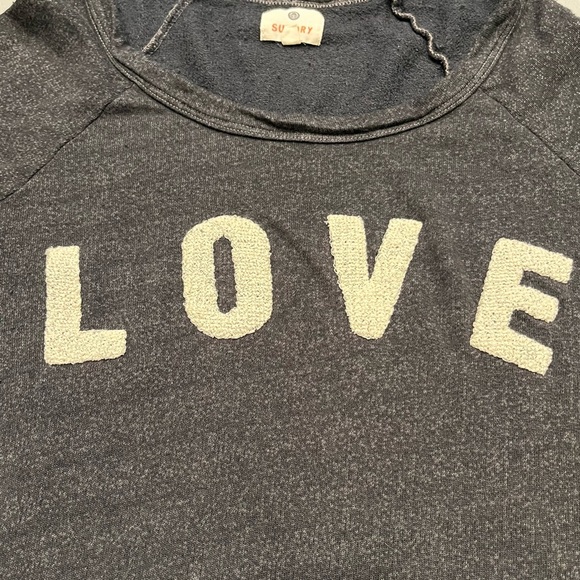 SUNDRY Washed Black Long Sleeve Love Appliqué Top size 1 or Small - Picture 2 of 8